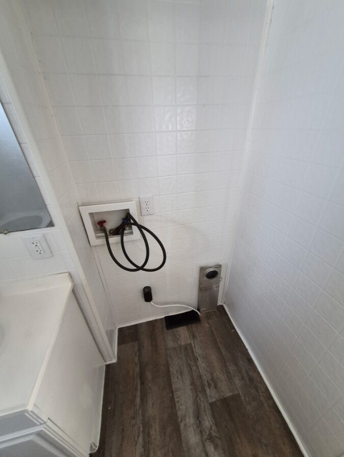 Building Photo - 3601 E Wyoming Ave