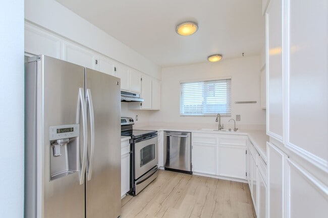 Building Photo - Spacious 3 Bed/ 2 Bath Home Nestled In Tranquil Setting in Spring Valley