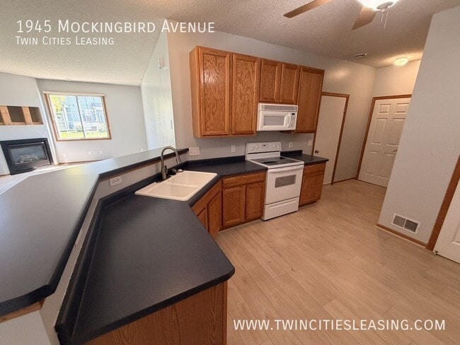 Building Photo - 1945 Mockingbird Ave