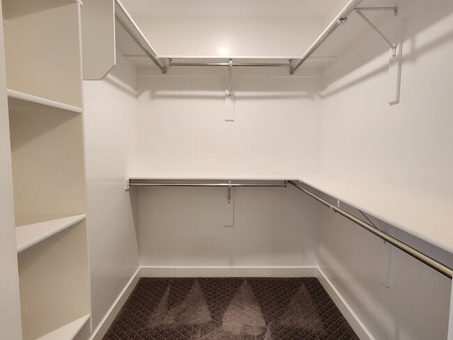 Building Photo - Great 3 Bd 2 Ba Townhome 2 Car Garage