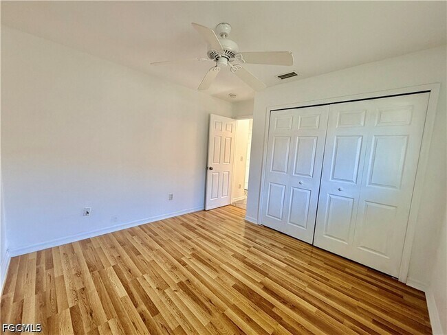 Building Photo - 109 NE 16th Pl