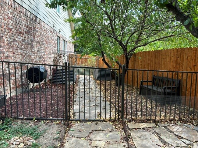 Building Photo - 11300 Faber Valley Cove