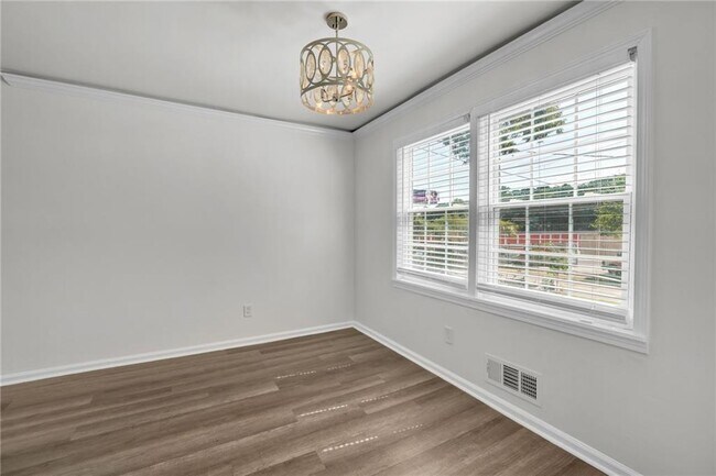 Building Photo - 2851 Forrest Hills Dr SW