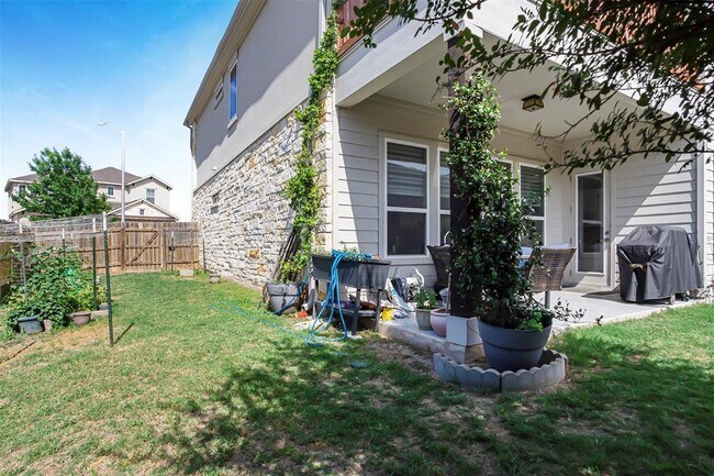 Building Photo - 4651 Katherine Dr