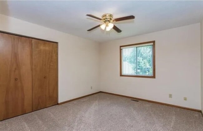 Building Photo - 1702 Schobert Dr