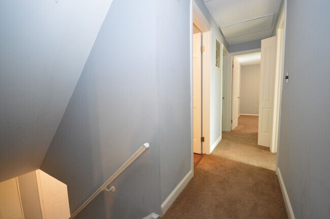 Building Photo - 104 Smokehouse Ln
