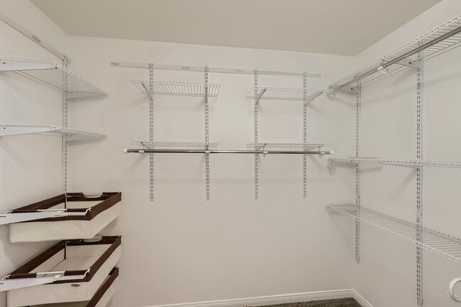 Building Photo - 2 Story with Vaulted Ceiling and All Kitchen Appliances