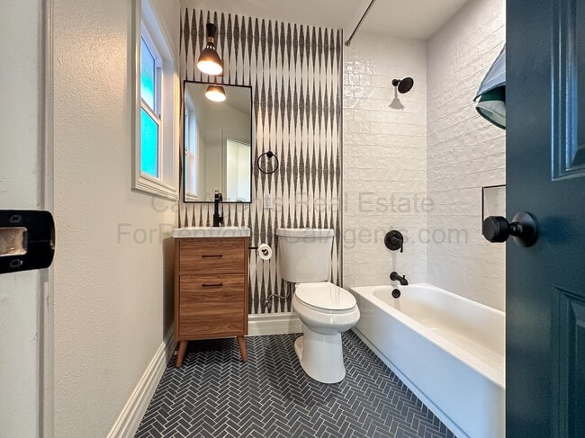 Building Photo - 201 Ashbury Ave