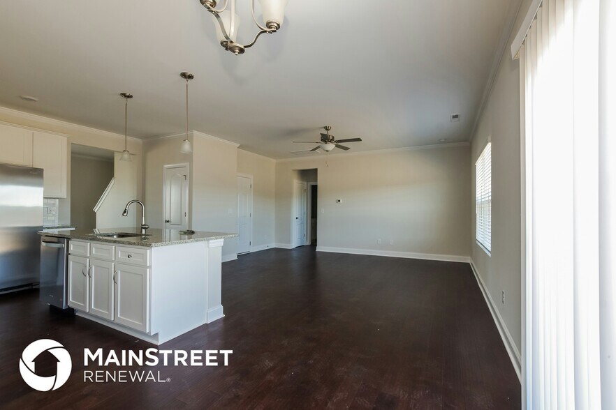 Building Photo - 2139 Vecchio Dr