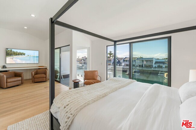 Building Photo - 4405 Costa De Oro