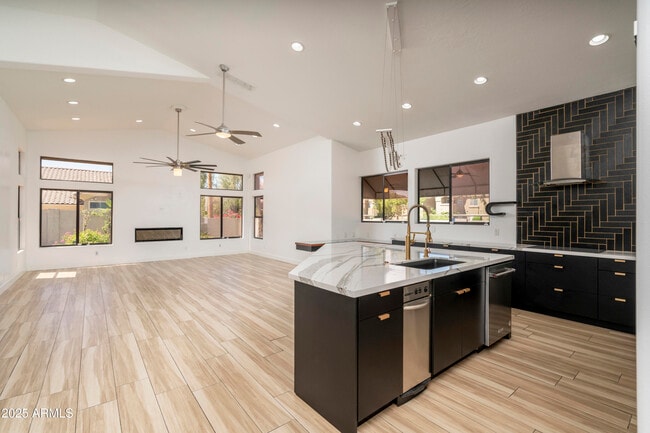 Building Photo - 5403 E Cannon Dr