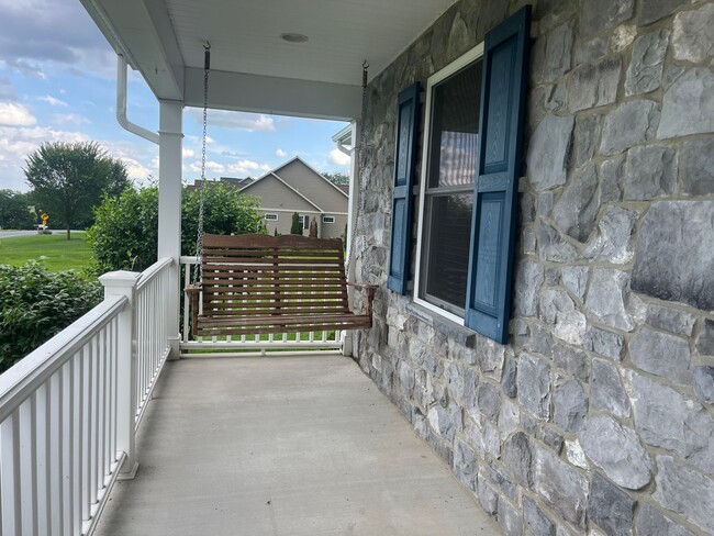 Building Photo - Now Leasing – Beautiful Well Maintained 3-...