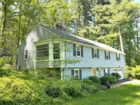 Building Photo - 10 Meadowview Rd