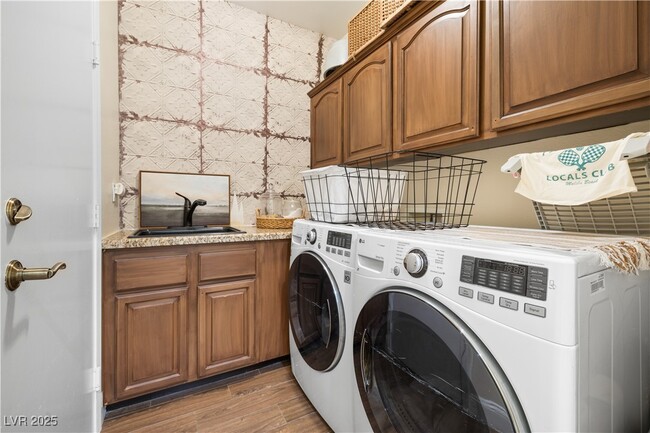 Building Photo - 10520 Narra Pl