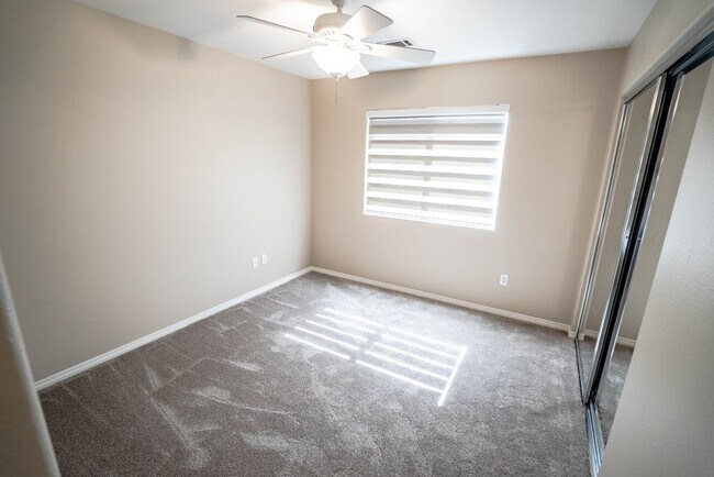 Building Photo - 4 Bedroom Home for Rent in Camarillo!