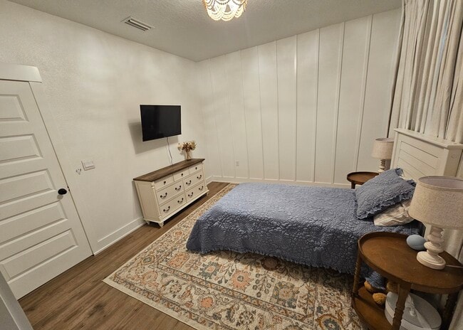 Building Photo - 5825 Danbury Blvd