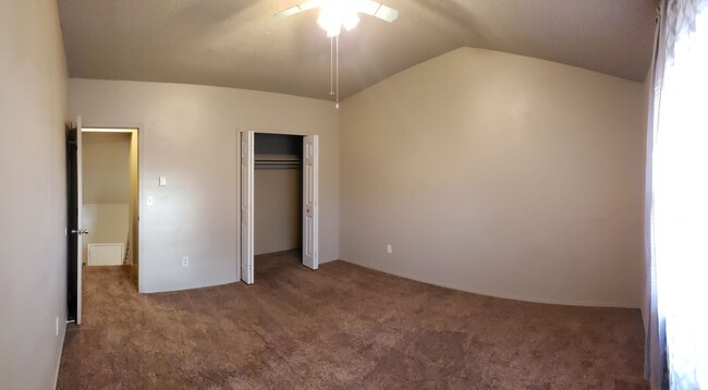 Building Photo - $300 of  1st month's rent Move In Special!...