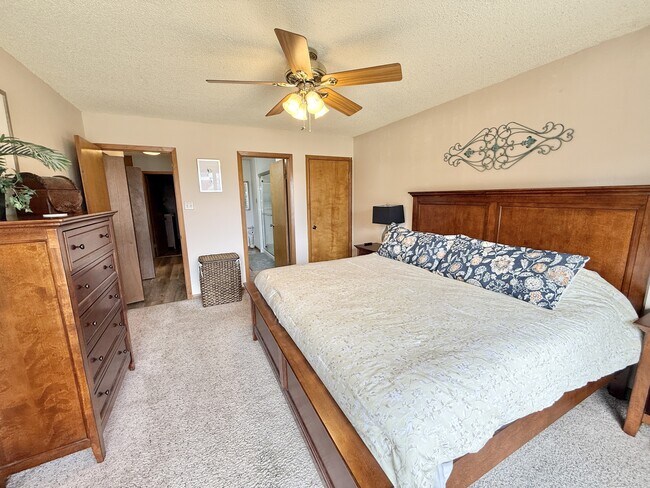 Building Photo - 5371 Central Ave