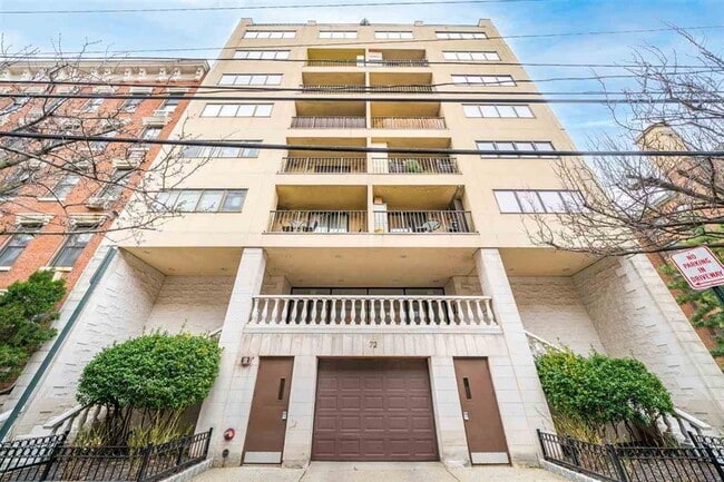 Building Photo - 72 Park Ave