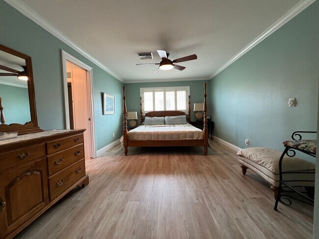 Building Photo - Furnished ** Punta Gorda Isles Vacation Home ** Heated Pool ** Canal / Boat Dock ** $7,500