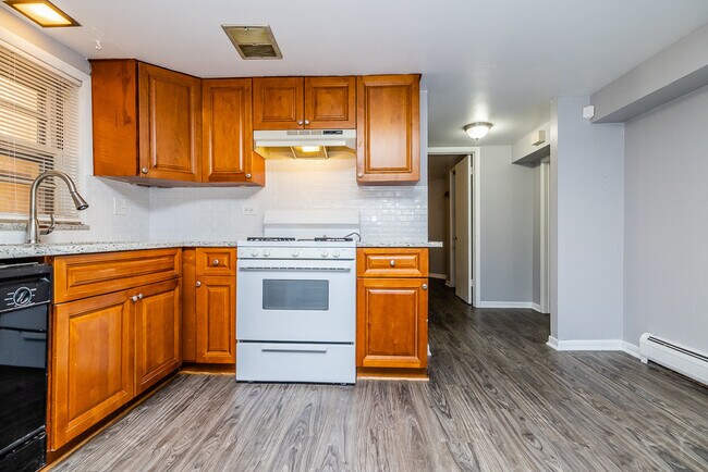 Building Photo - 6511 W Higgins Ave