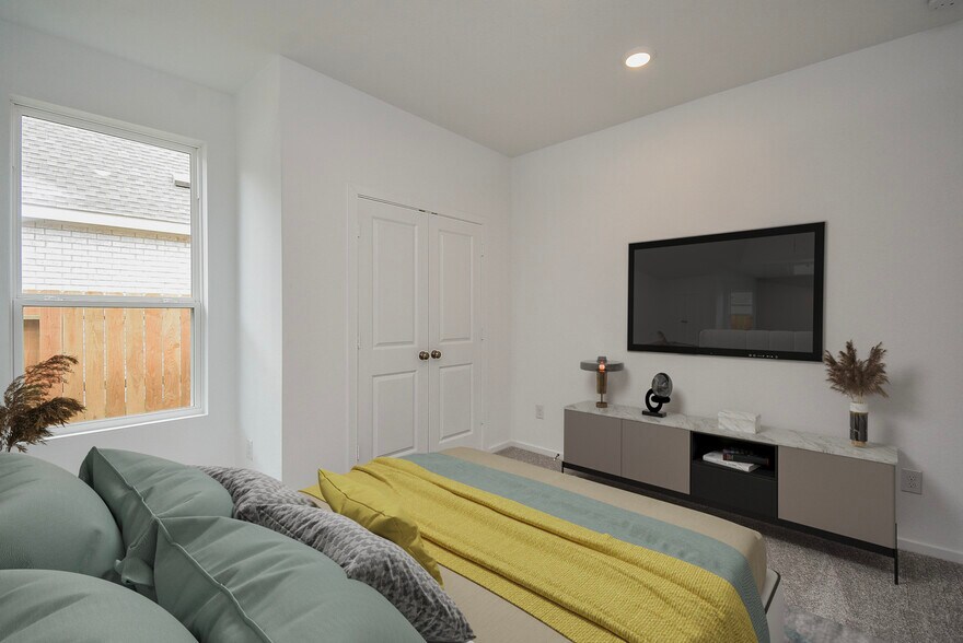 Staged photo: secondary bedroom - 6714 Iron Clover Dr