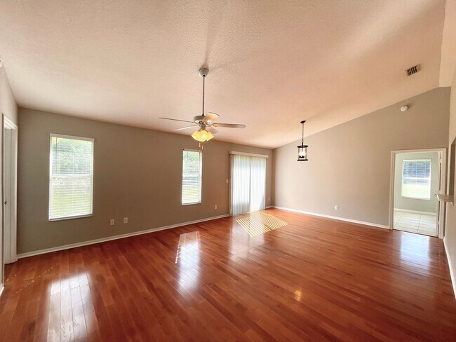 Building Photo - Great 4/2 home in Wedgefield!!