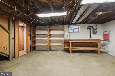 Building Photo - 2129 N Troy St