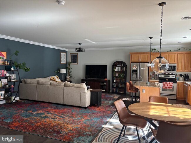 Building Photo - 136 Bridge St