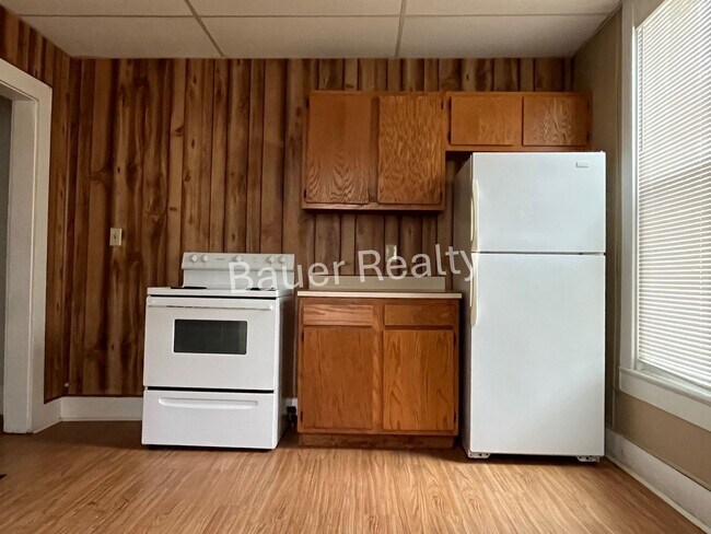 Building Photo - tb412