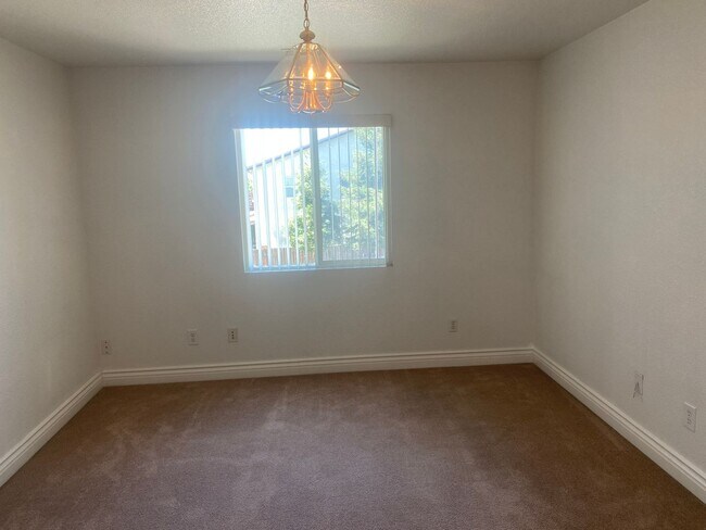 Building Photo - 2237 W Wall Ct