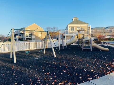Building Photo - 38024 Creek Dr