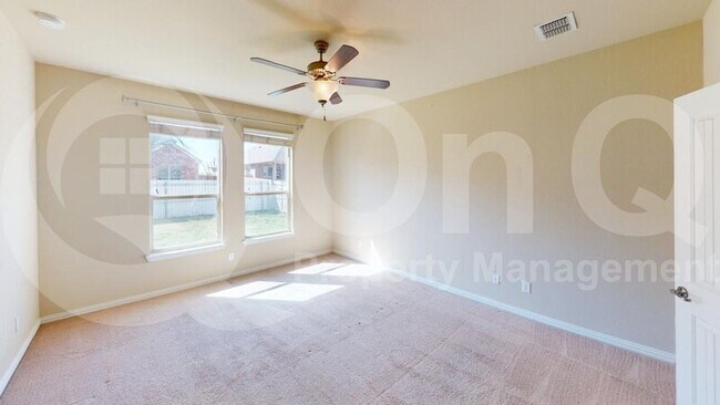 Building Photo - 5804 Valley Haven Way