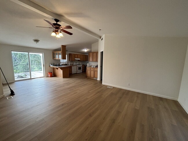 Building Photo - Large 3-bedroom home on peaceful acreage with usable yard on Lotus Road!