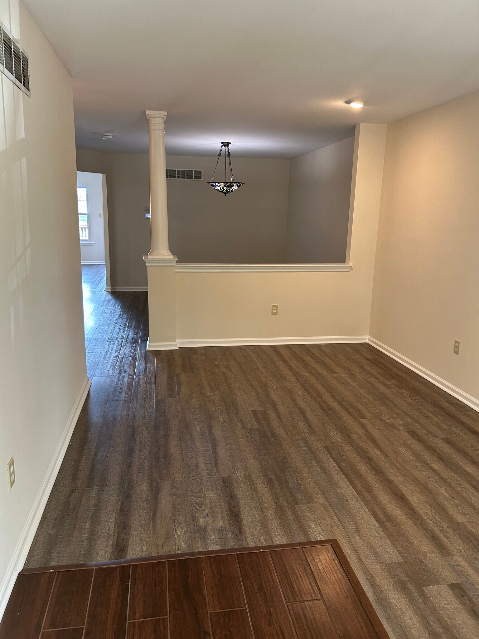 Family room - 69 Walker Rd