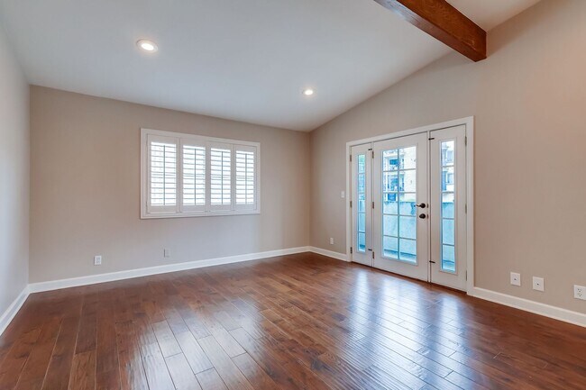 Building Photo - 926 S Leland St