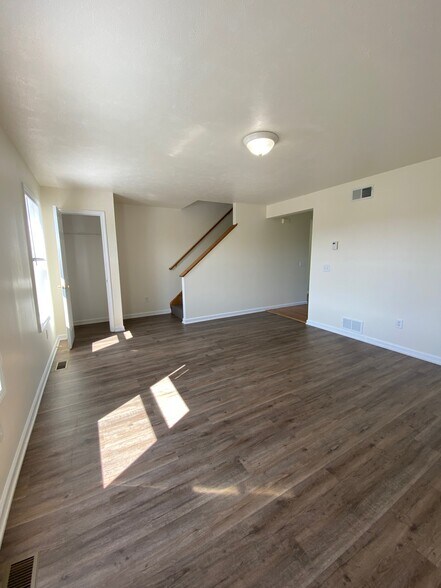 Building Photo - 204 Betsinger Rd