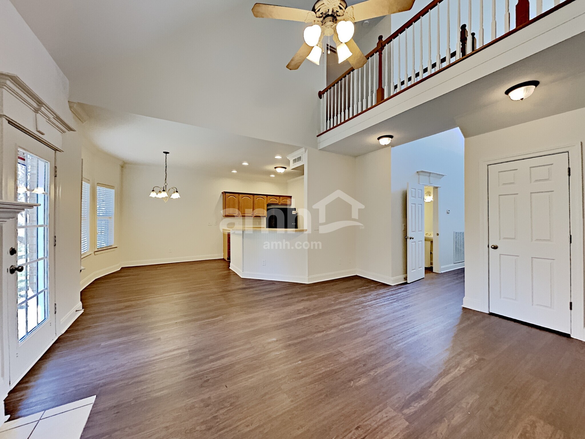 Building Photo - 5125 Macarthur Ave