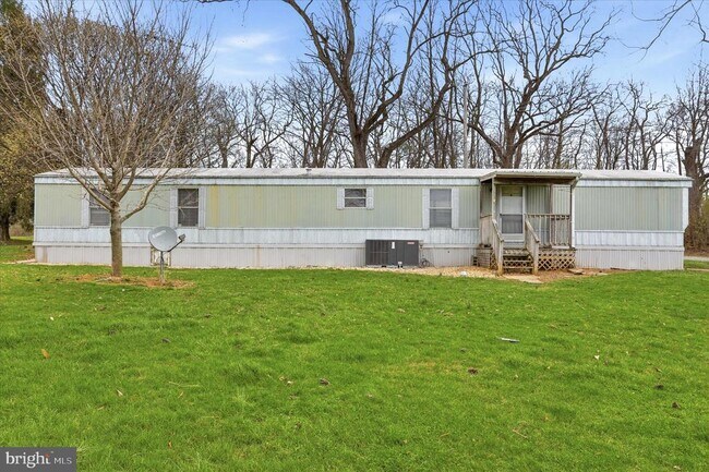 Building Photo - 1873 Clay Hill Rd