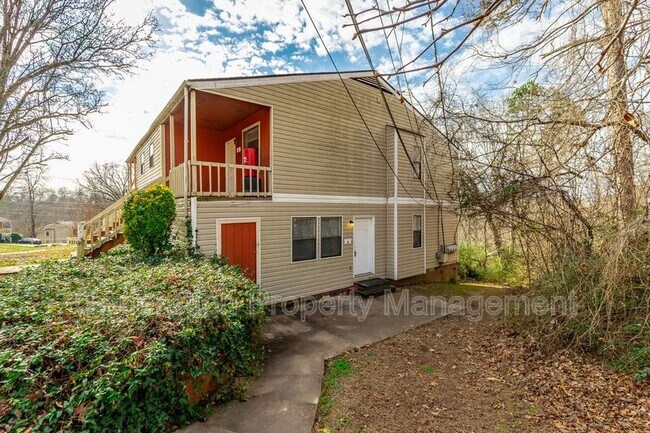 Building Photo - 161 Knollwood Dr