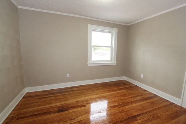 Building Photo - 1147 Hovey St SW