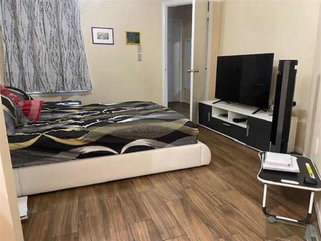 Building Photo - 2565 Grassy Point Dr