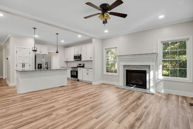 Building Photo - 5001 Dampier Ct