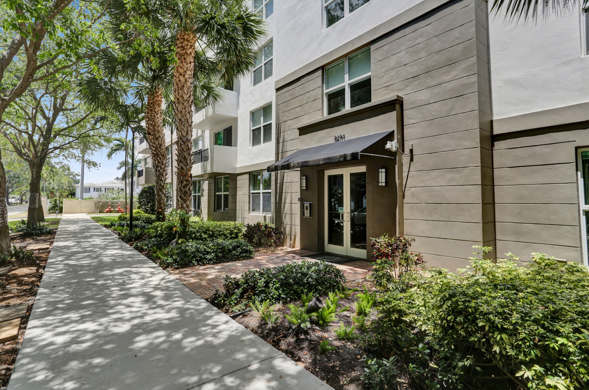 Building Photo - 2401 NE 65th St