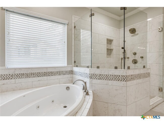 Building Photo - 1729 Las Lomas Ct