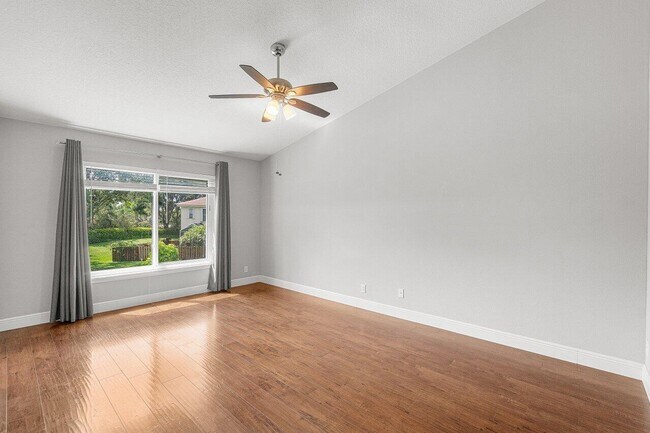 Building Photo - 8080 Briantea Dr