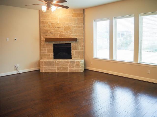 Building Photo - 400 Sunflower Ave