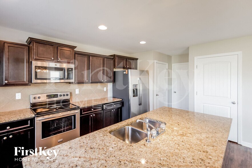 Building Photo - 11478 Walden Trce