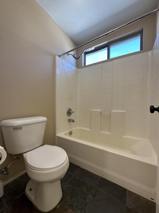 Building Photo - 5537 Spruce Hill Ct