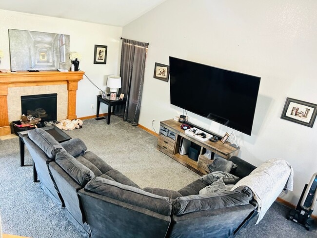 Building Photo - Beautiful Single Family Home, Sutter Woods...